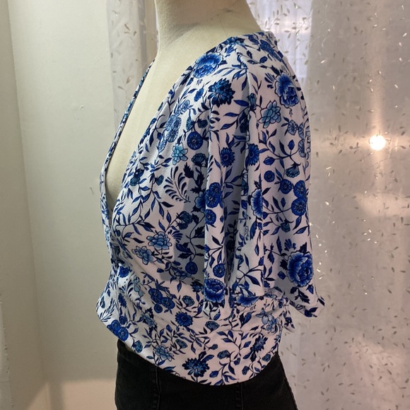 Flower Top - Picture 2 of 6